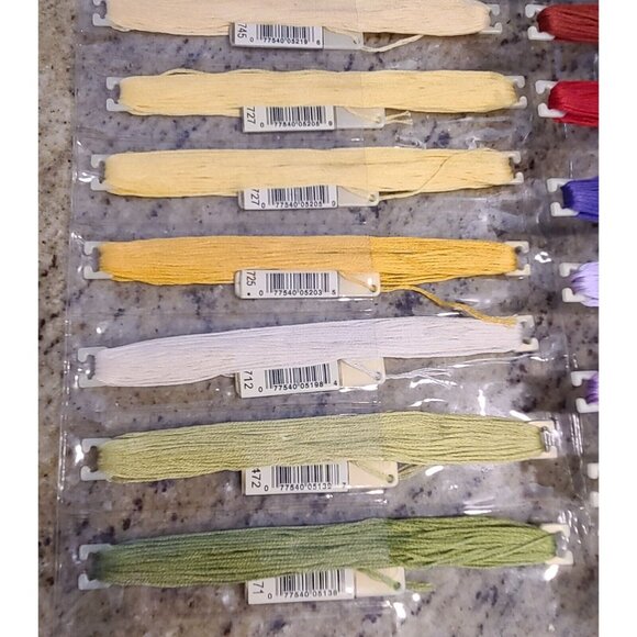 10 DMC Stitch Bow Floss Holders & 15 Skeins Embroidery Thread Lot - Picture 2 of 6